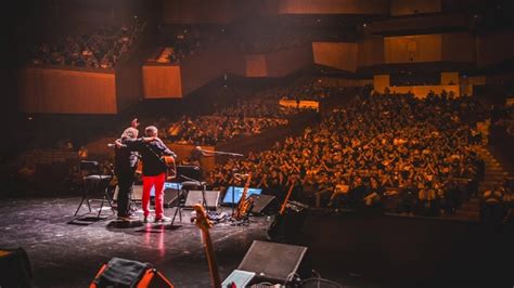  El Concierto Épico de Poder en Addis Abeba: Un Regalo Musical Inolvidable para los Amantes del Jazz