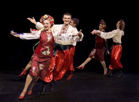 ¡El Concierto de Nikolaj: Una Noche Mágica de Música Clásica y Bailes Tradicionales Rusos!